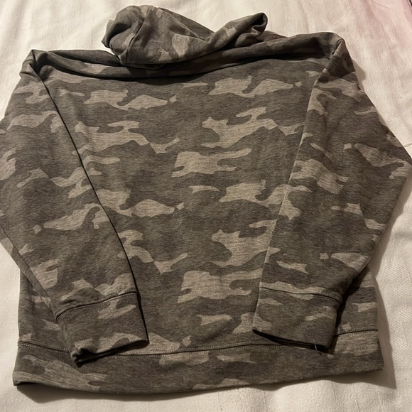 NWT Knox Rose camo hooded sweatshirt - Picture 4 of 4